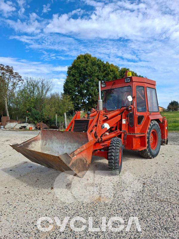 Rovokopači-utovarivači 67BDT EU05245M0UPV### - 13