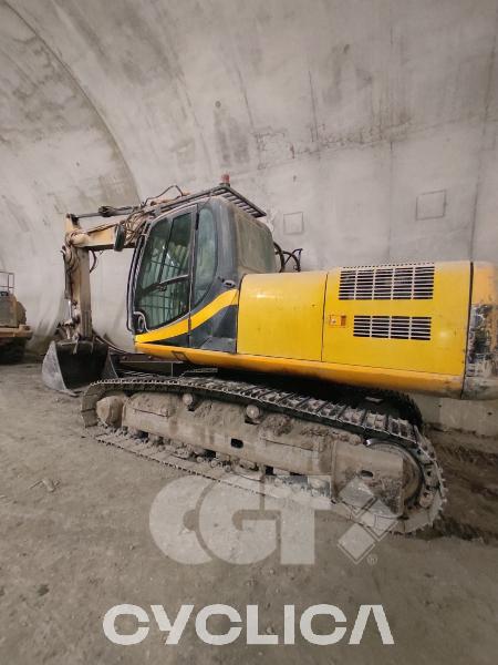 Escavadora de rastos JS235HD 81611### - 1