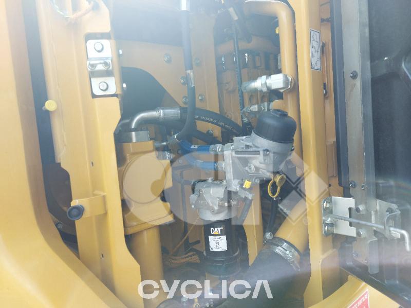 Ровокопачи-гасеничари 315 NG YDE00260 - 5