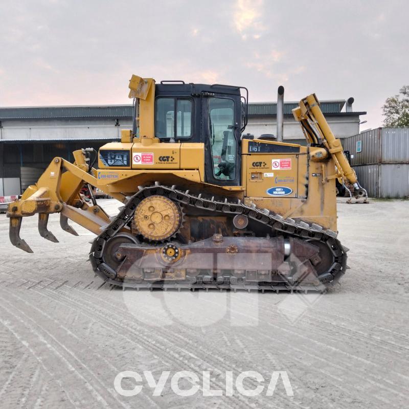 Buldožerji in traktorji goseničarji  D6T LAE00380 - 1