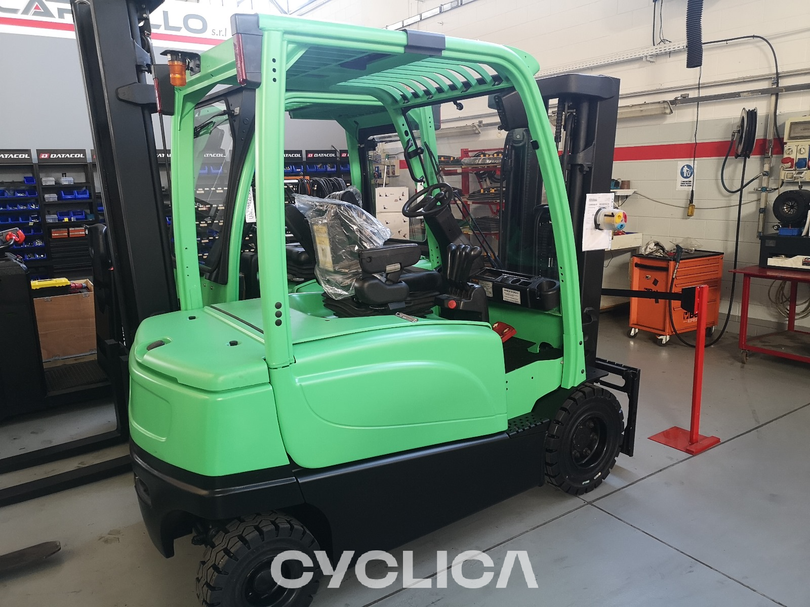 Chariots Élévateurs  J3.0XN A276B09996S - 1