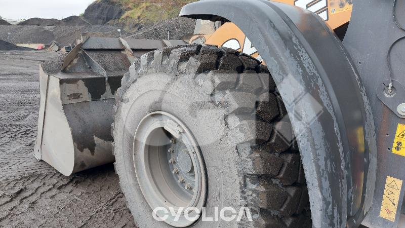 Utovarivači na točkovima  821 ZHE12### - 6