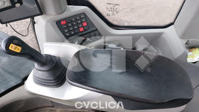 Utovarivači na točkovima  821 ZHE12### - 14