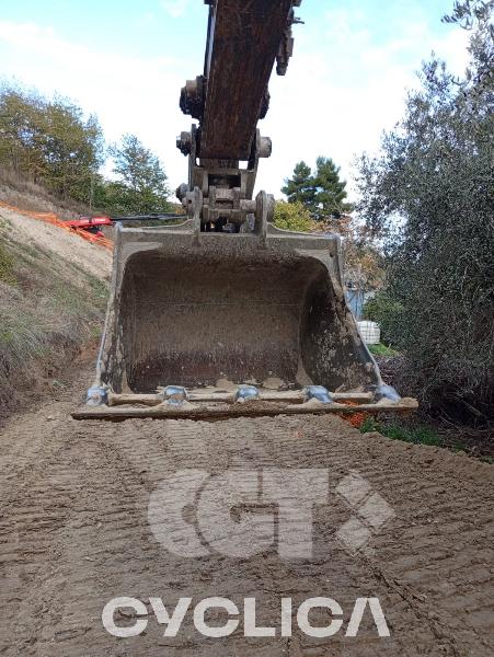 Bageri guseničari  EC145 312157 - 5