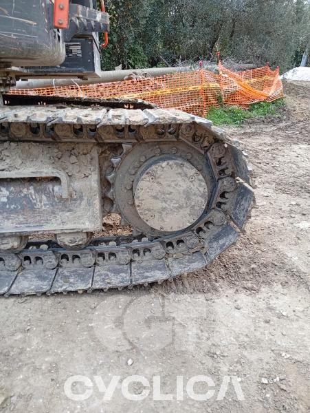 Bageri guseničari  EC145 312157 - 8