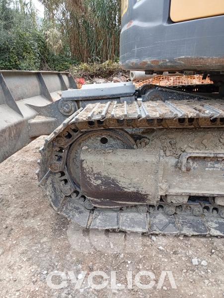 Bageri guseničari  EC145 312157 - 9