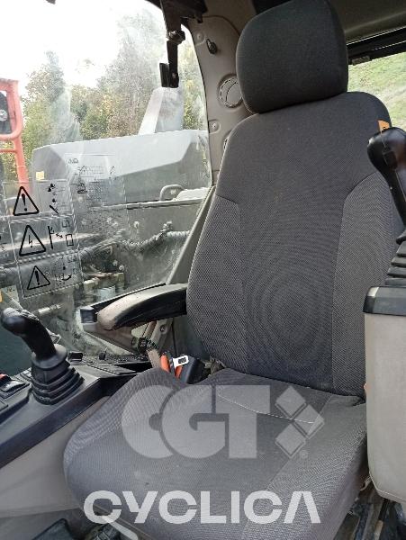 Bageri guseničari  EC145 312157 - 11