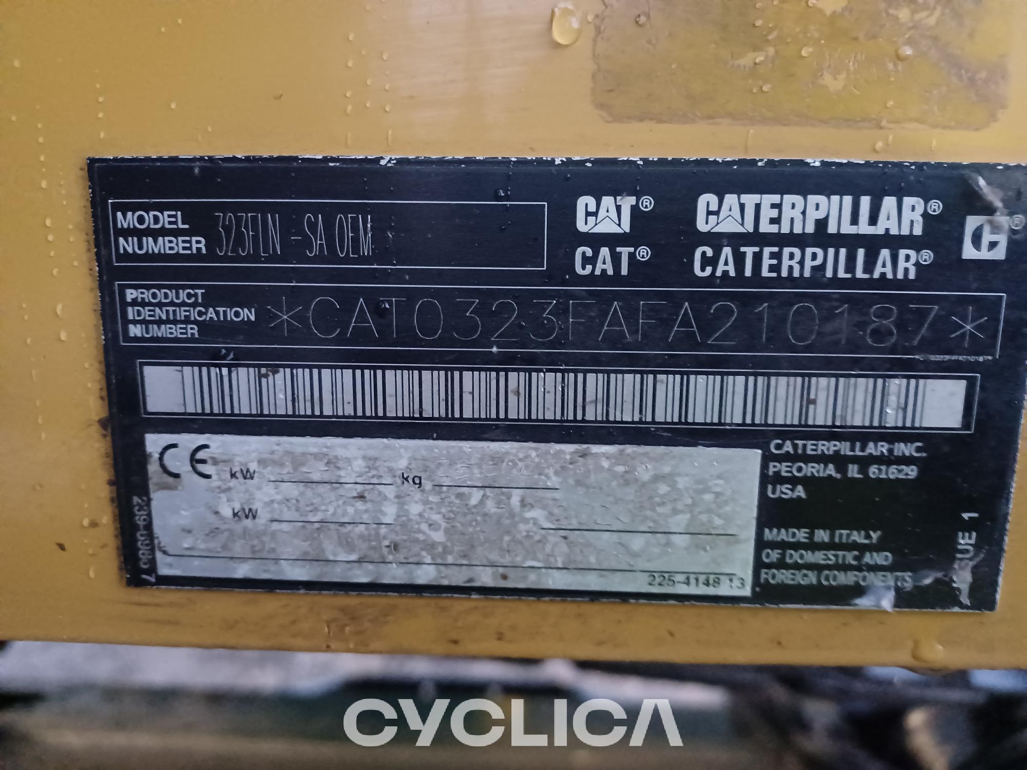 Bageri gusjeničari  323F SA FA210187 - 5