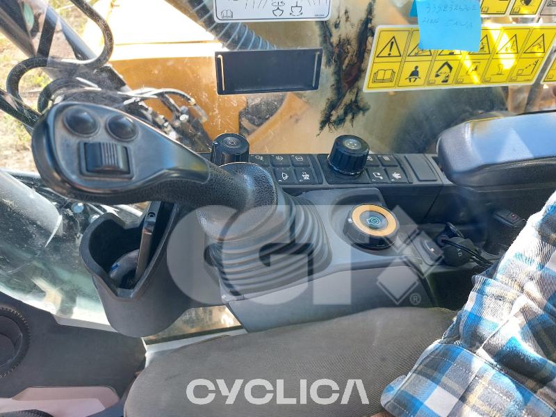 Bagri goseničarji  320GC LN YTF00### - 11