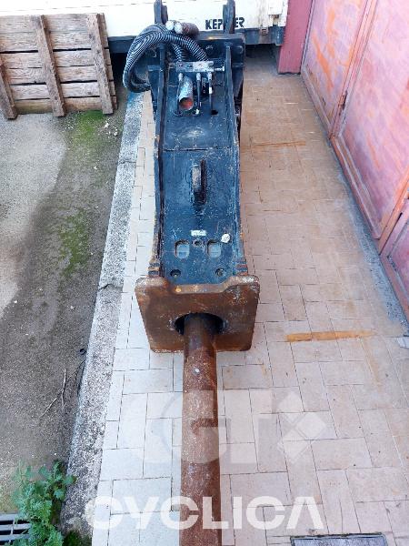 Bagri goseničarji  320GC LN YTF00### - 16