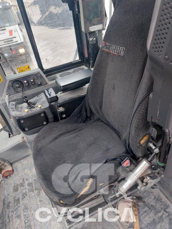 Pás Carregadoras de Rodas  966K PBG00### - 13