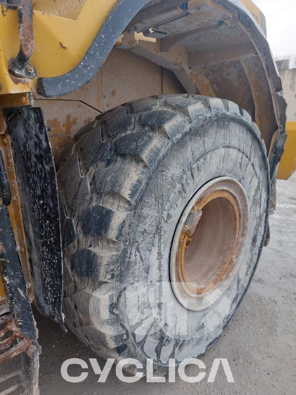 Pás Carregadoras de Rodas  966K PBG00### - 8