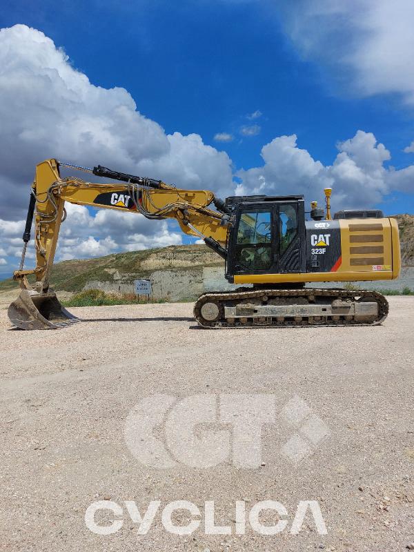 Eskavatorë me Zinxhirë  323F MFY20### - 1