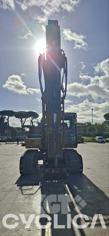 Eskavatorë me Zinxhirë  330 NG XNB10229 - 3