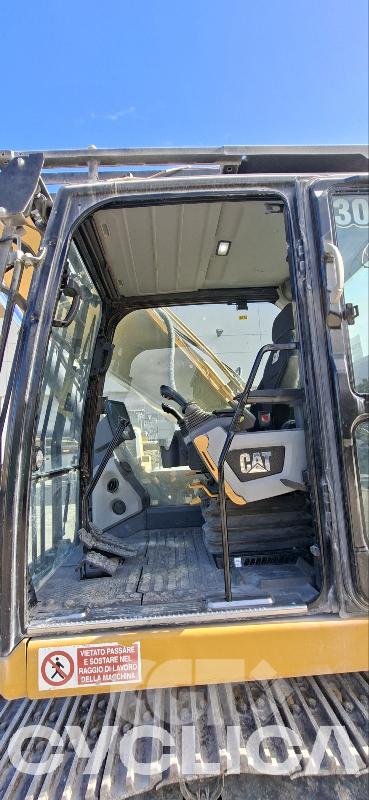 Eskavatorë me Zinxhirë  330 NG XNB10229 - 7