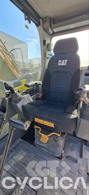 Eskavatorë me Zinxhirë  330 NG XNB10229 - 8