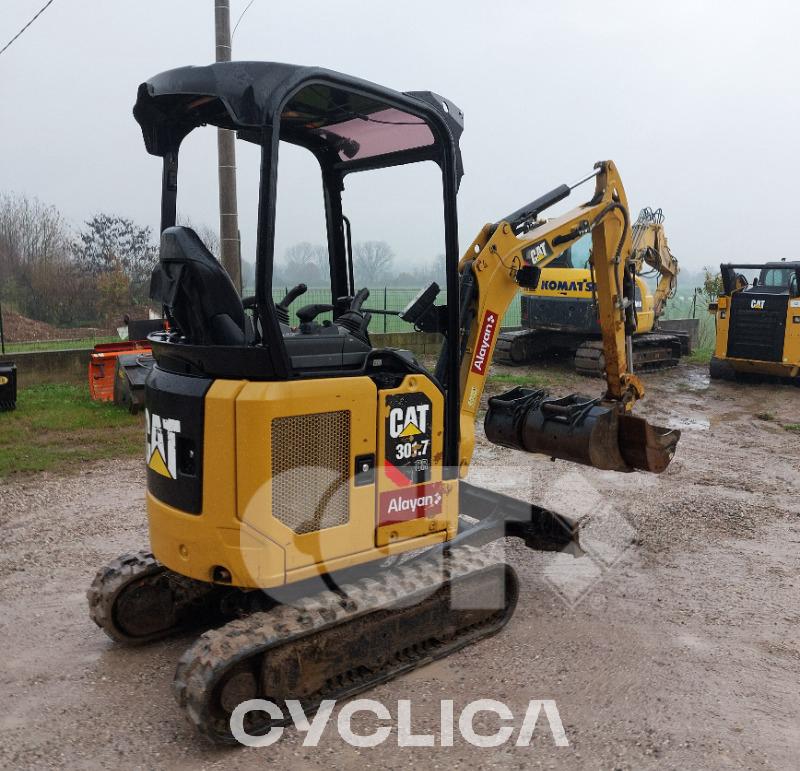 Bagri goseničarji  301.7 JH700575 - 2