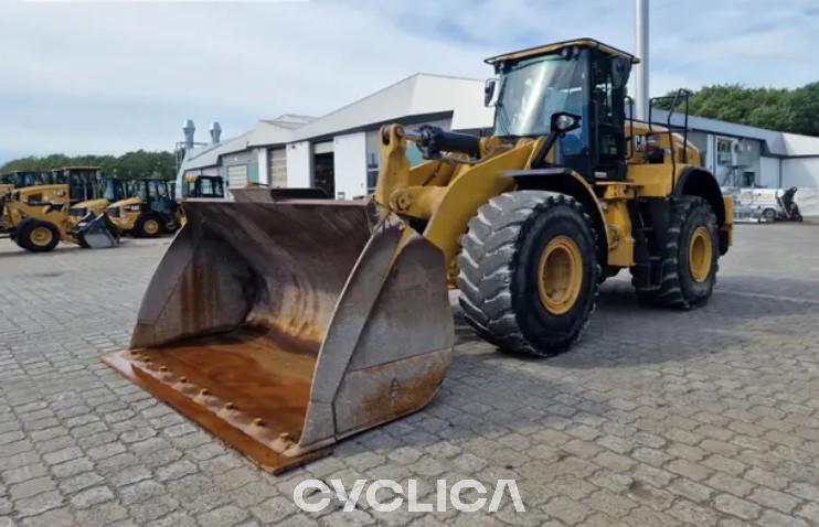 Utovarivači  972M R1Z00952 - 1