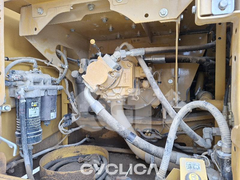 Bagri goseničarji 326 NG GWP00### - 7