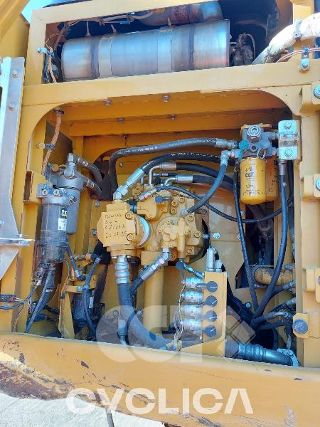 Pelles sur chenilles  323F SA FA210149 - 9