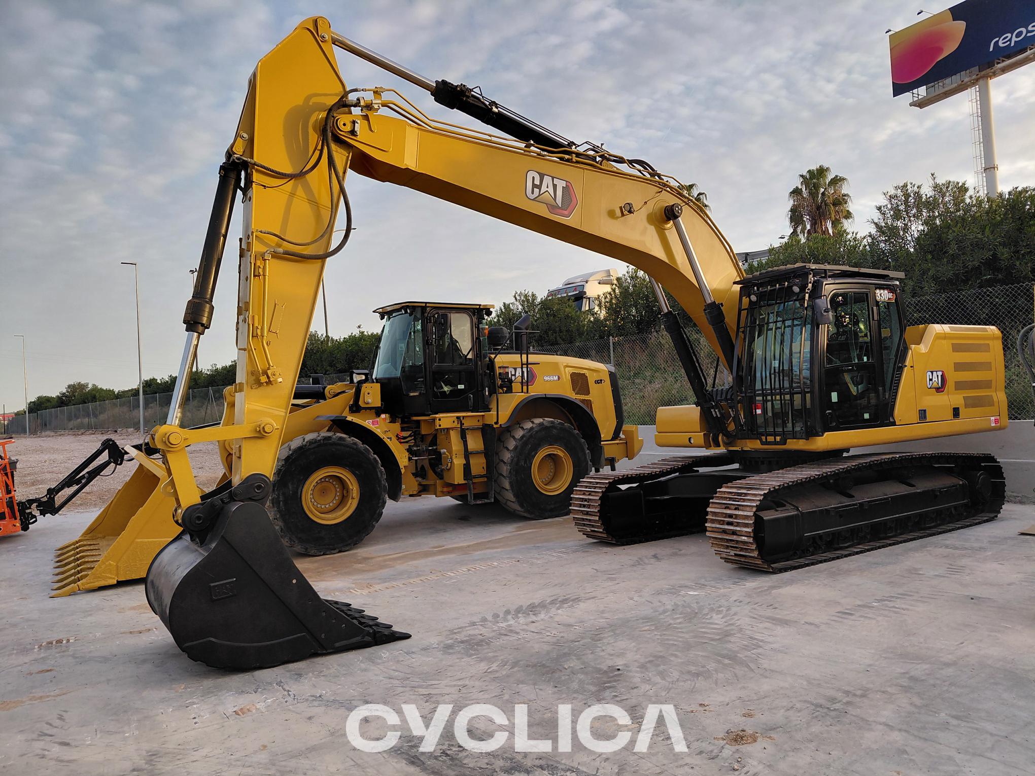 Bagri goseničarji  330 GC SCZ20120 - 1