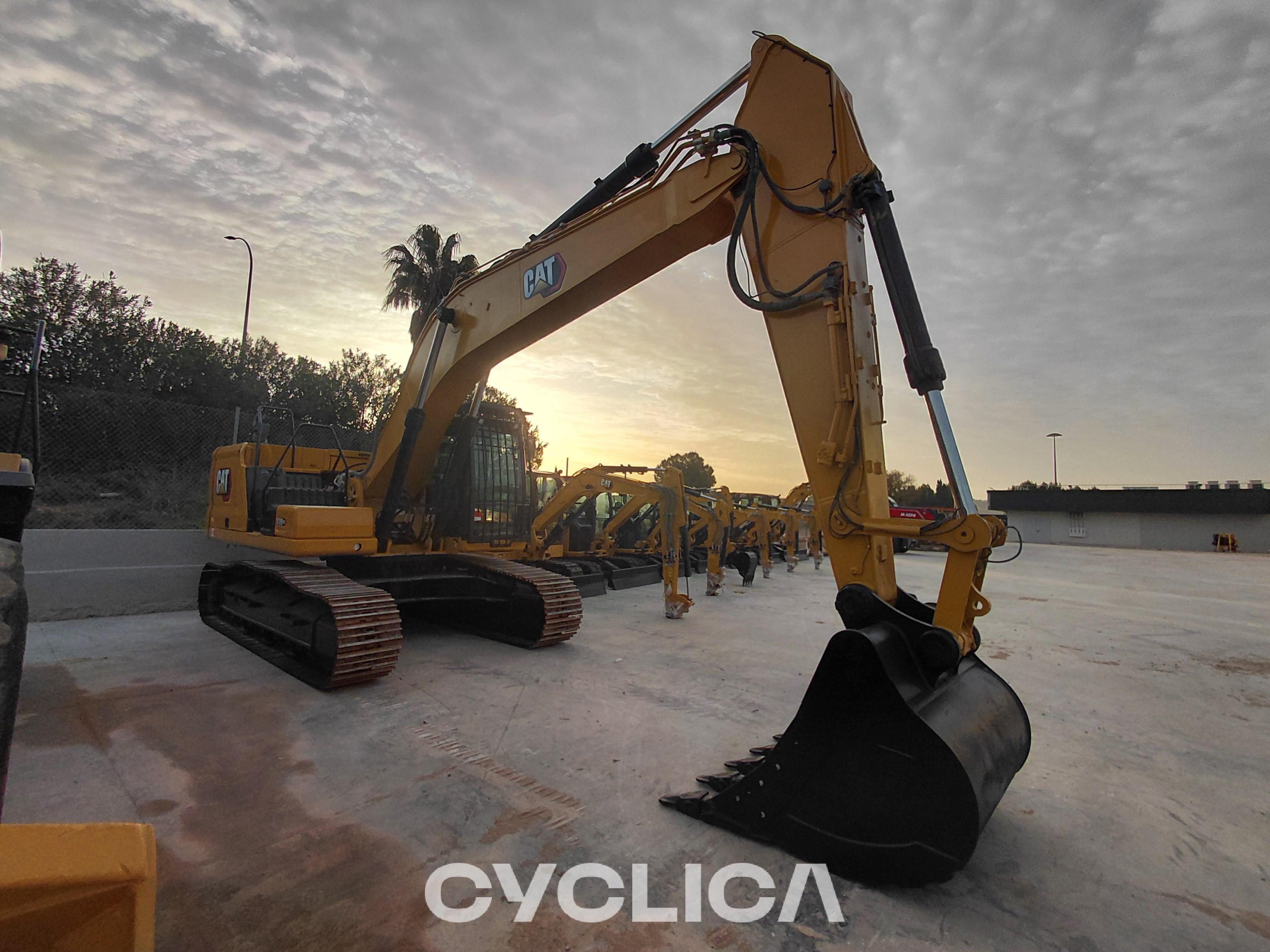 Bagri goseničarji  330 GC SCZ20120 - 2