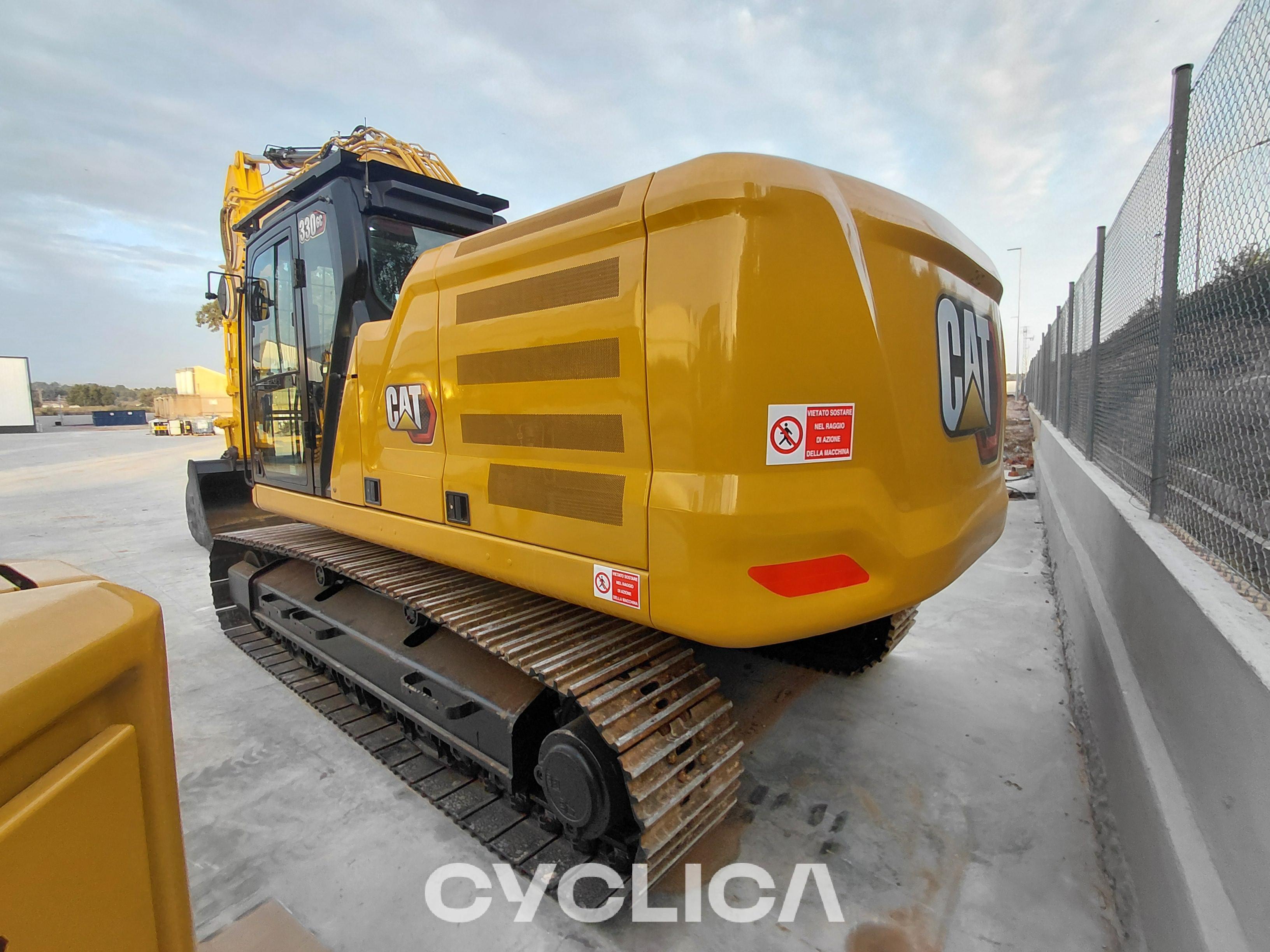 Bagri goseničarji  330 GC SCZ20120 - 4