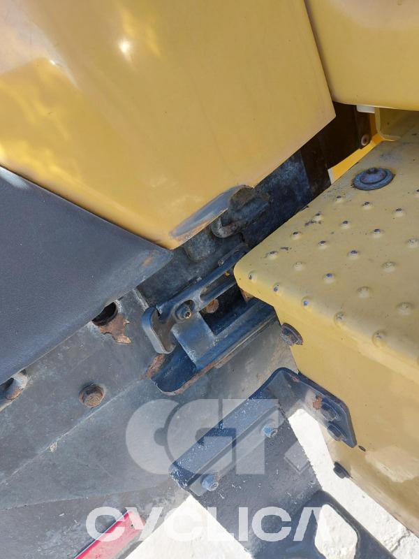 Nakladalci na kolesih 950M XCJ10326 - 9