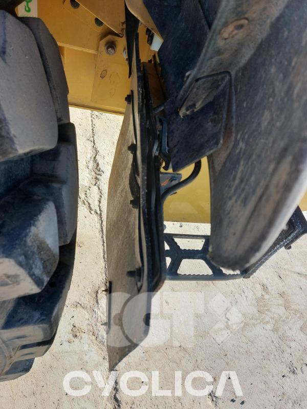 Nakladalci na kolesih 950M XCJ10326 - 10