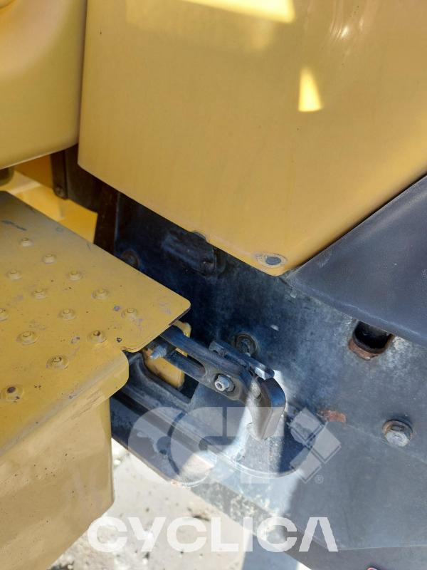 Nakladalci na kolesih 950M XCJ10326 - 11