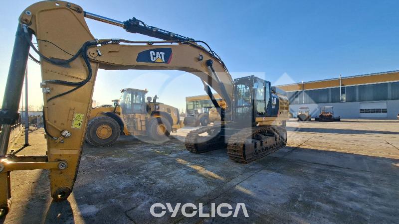 Bageri gusjeničari  352F NDC80252 - 2