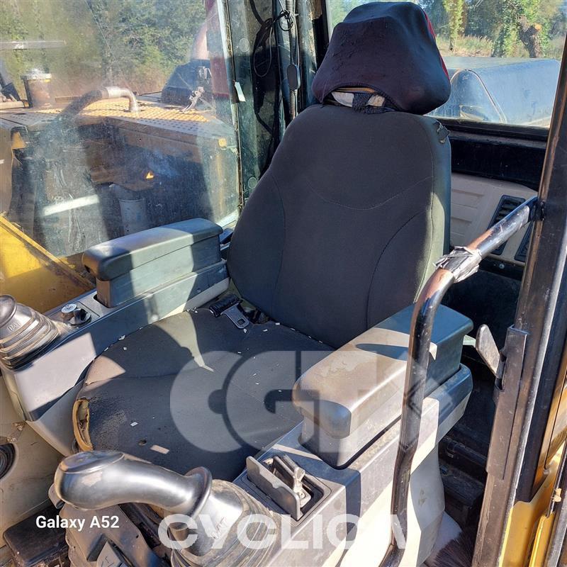 Bageri gusjeničari 311CU PAD00### - 11