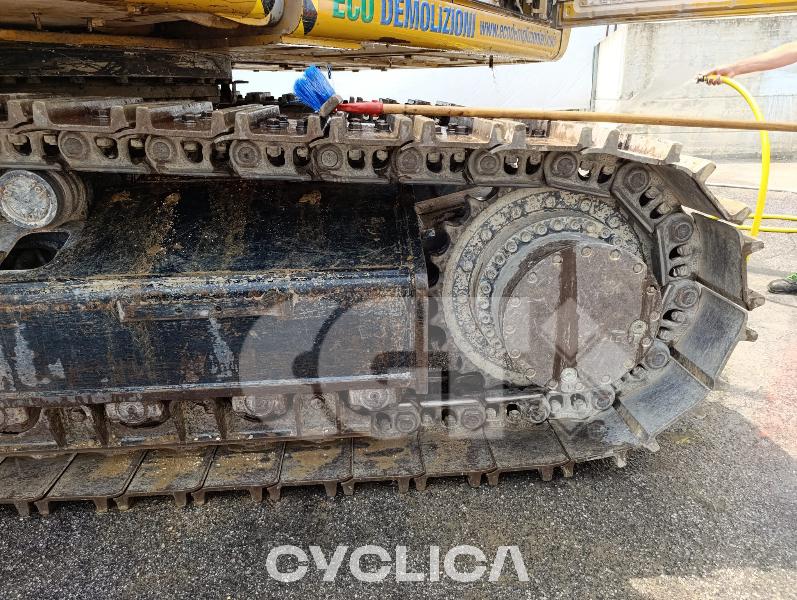 Bageri gusjeničari 340F XBD00### - 9