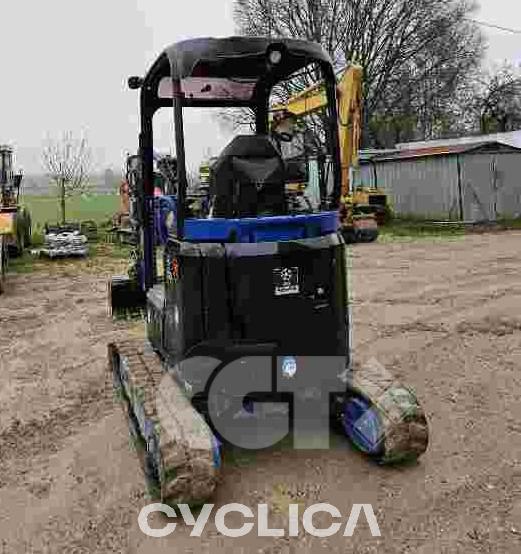 Bageri gusjeničari  302 CR RHM01654 - 2