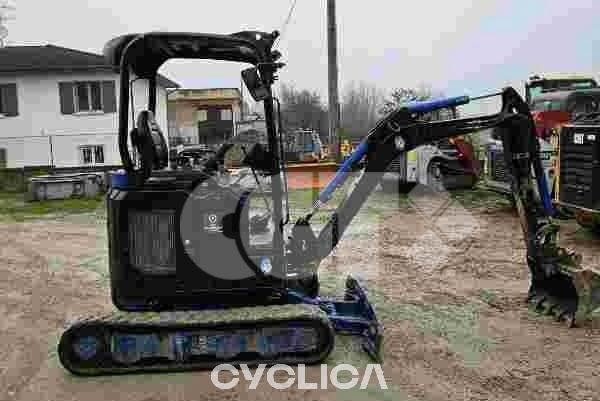 Bageri gusjeničari  302 CR RHM01654 - 5