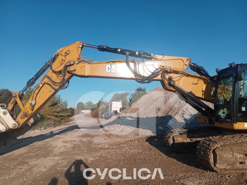 Bageri gusjeničari 326 NG MFJ10346 - 2