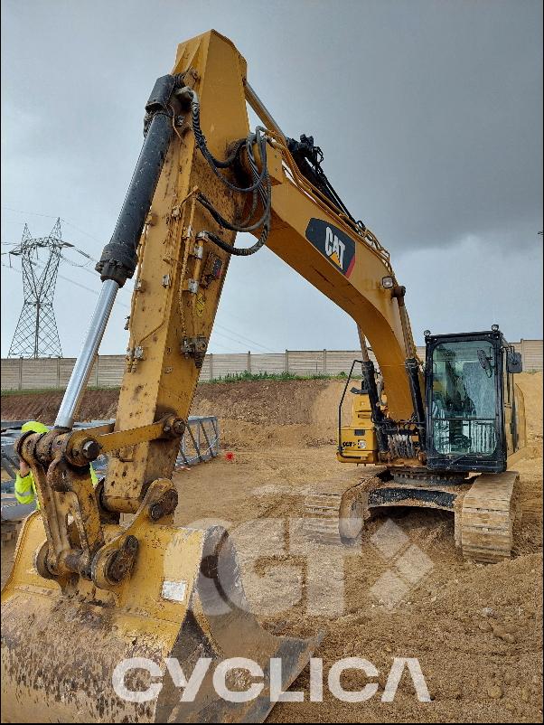 Ровокопачи-гасеничари  323F MFY20106 - 1