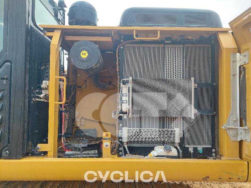 Ровокопачи-гасеничари  323F MFY20106 - 8