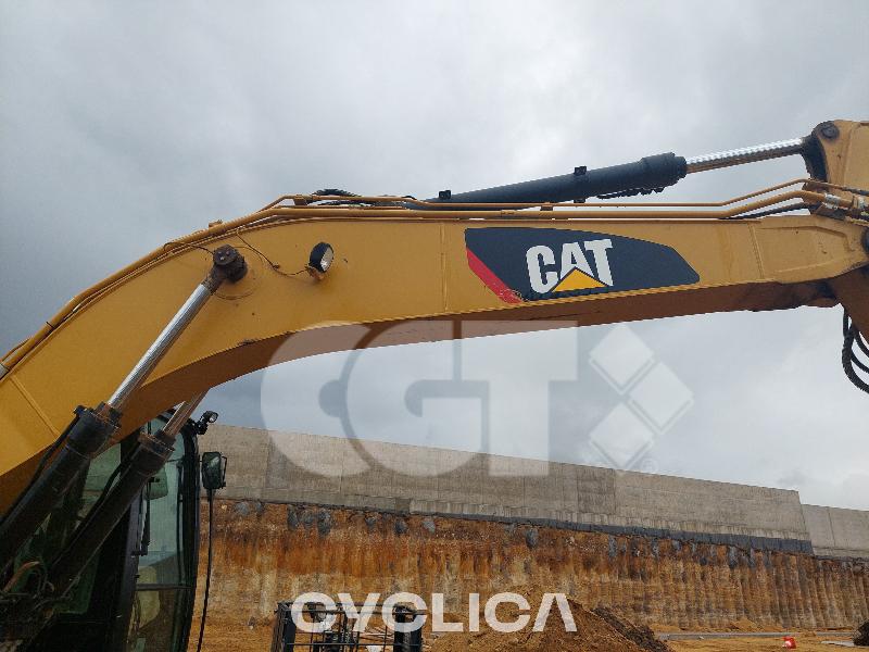 Ровокопачи-гасеничари  323F MFY20106 - 12