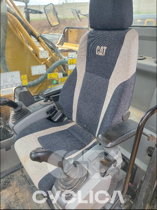 Ровокопачи-гасеничари  323F MFY20106 - 14