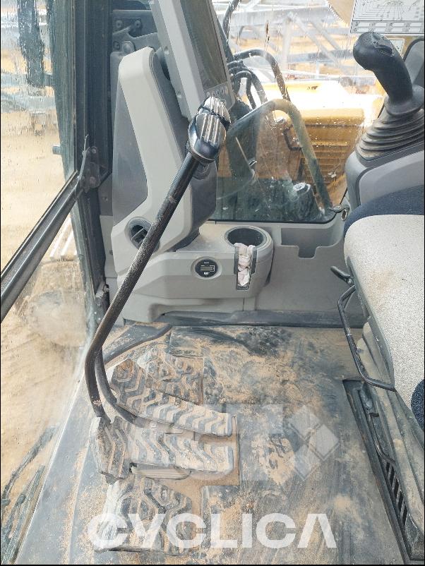 Ровокопачи-гасеничари  323F MFY20106 - 16