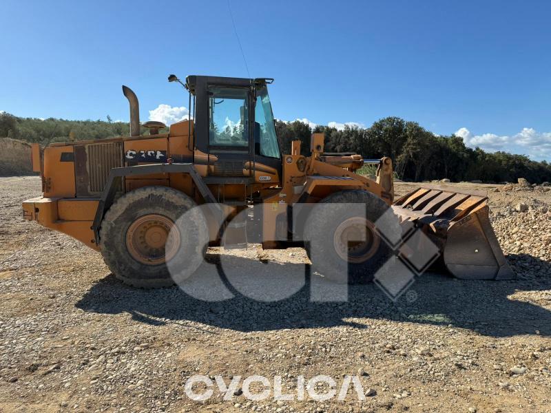 Натоварувачи на тркала  821 JEE0157### - 2