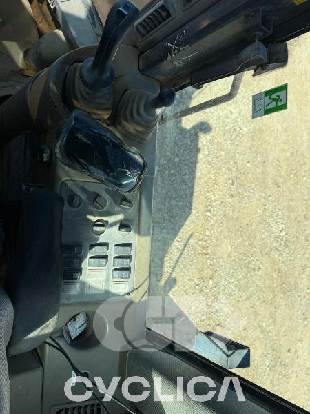 Натоварувачи на тркала  821 JEE0157### - 10