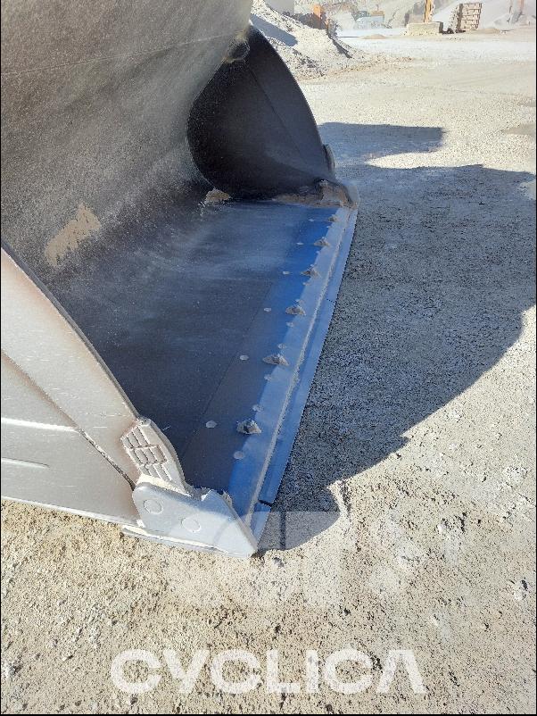 Ngarkues me rrota  966M XE P6C01### - 10