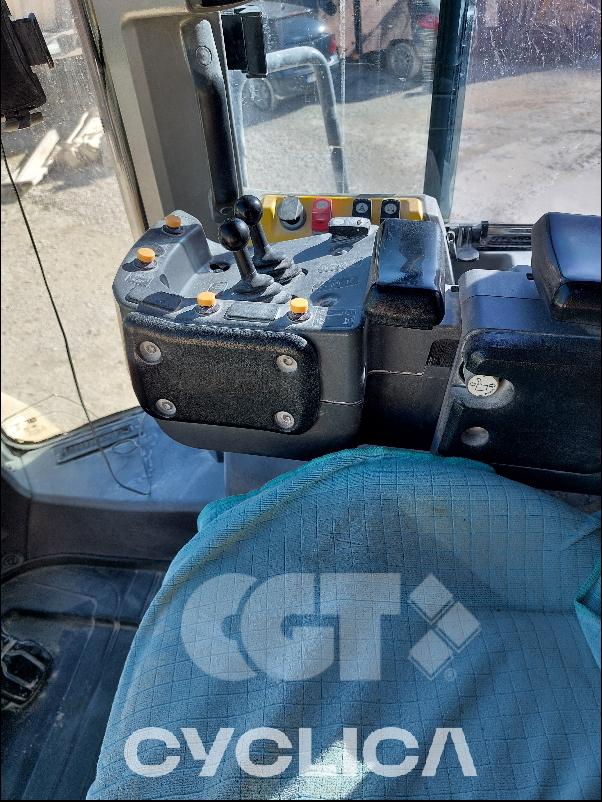 Ngarkues me rrota  966M XE P6C01### - 17