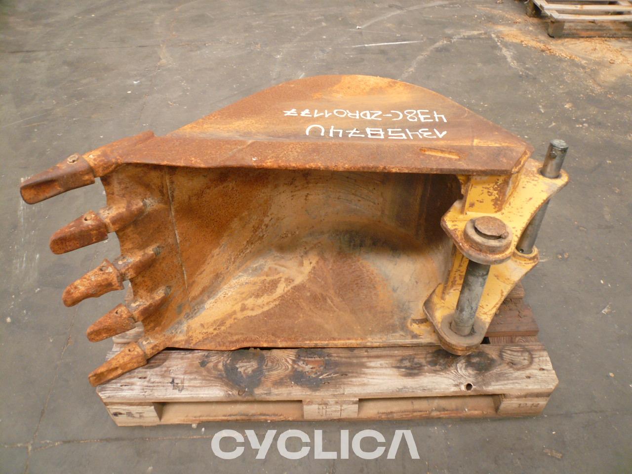 Drugi deli 438C 1345874 - 1