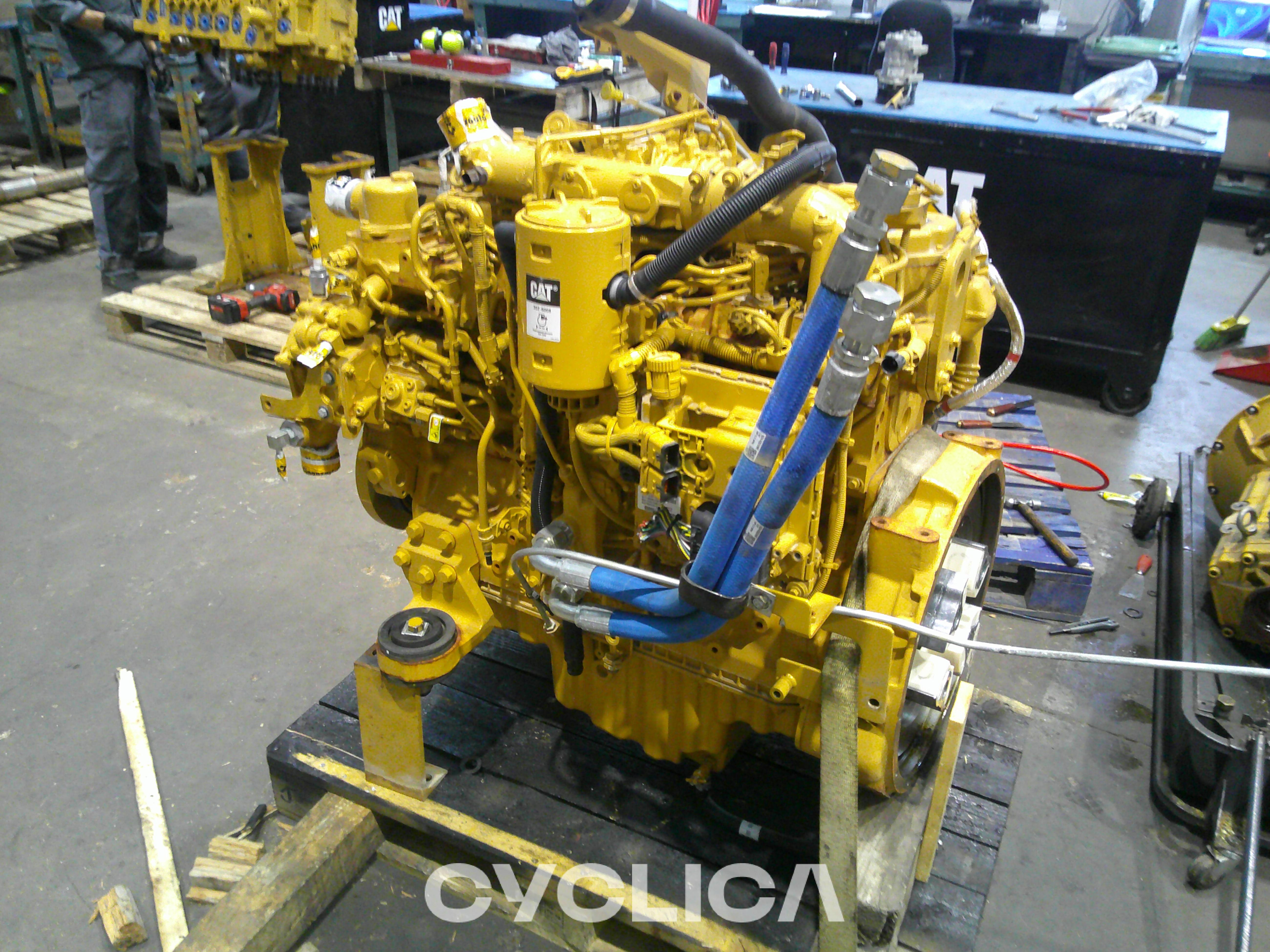 Motor  323L 5964077 - 3