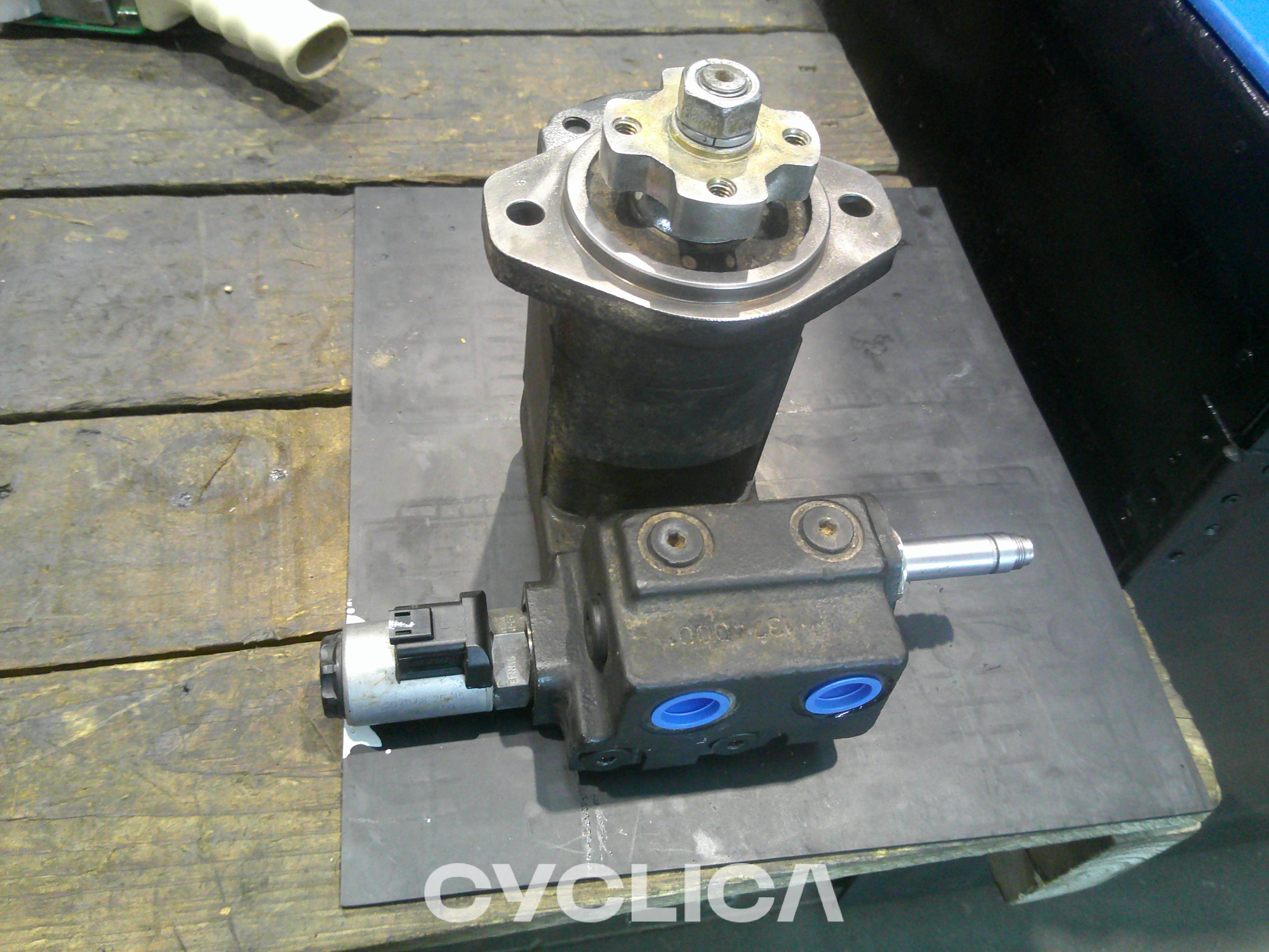 Hydraulic  926M 3987465 - 1