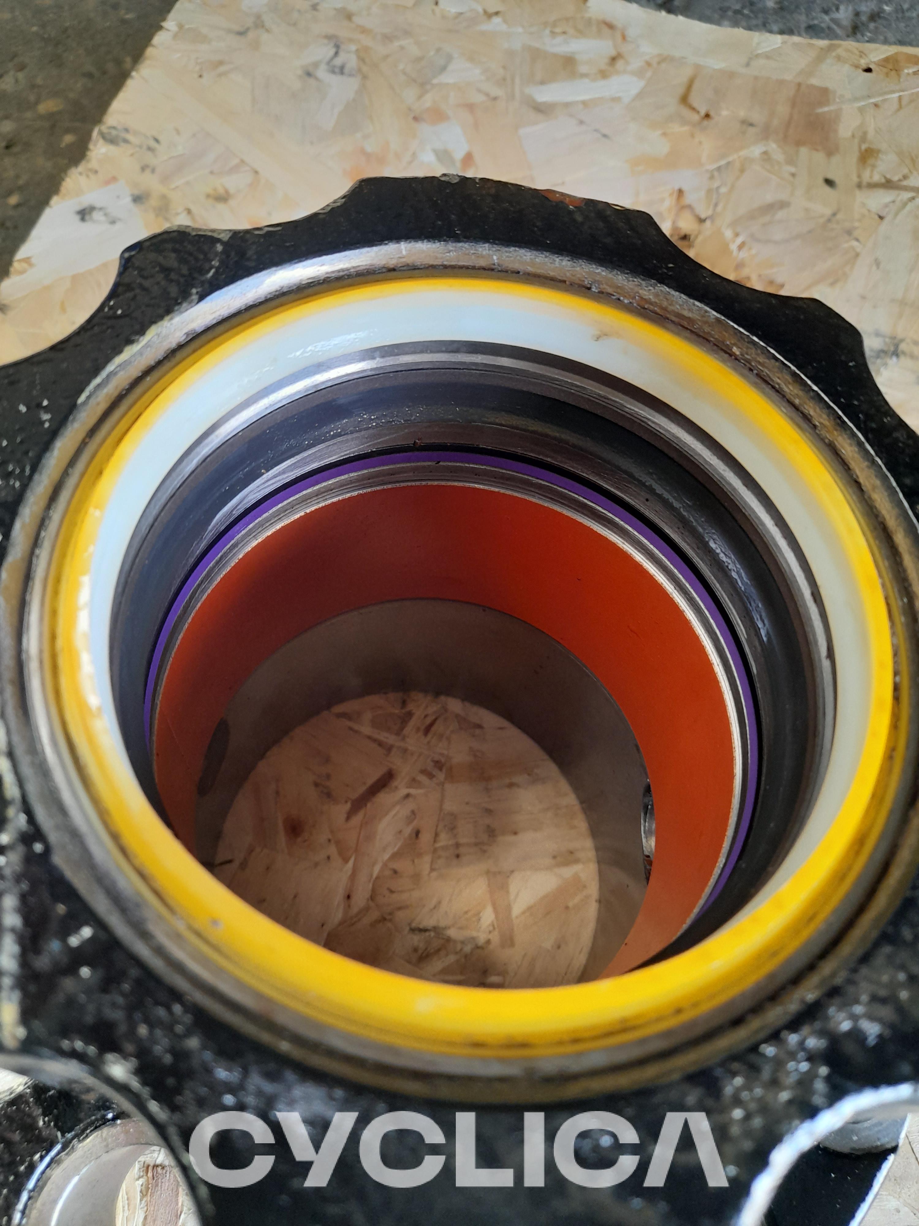 Hidraulični 340L 5186237 - 3