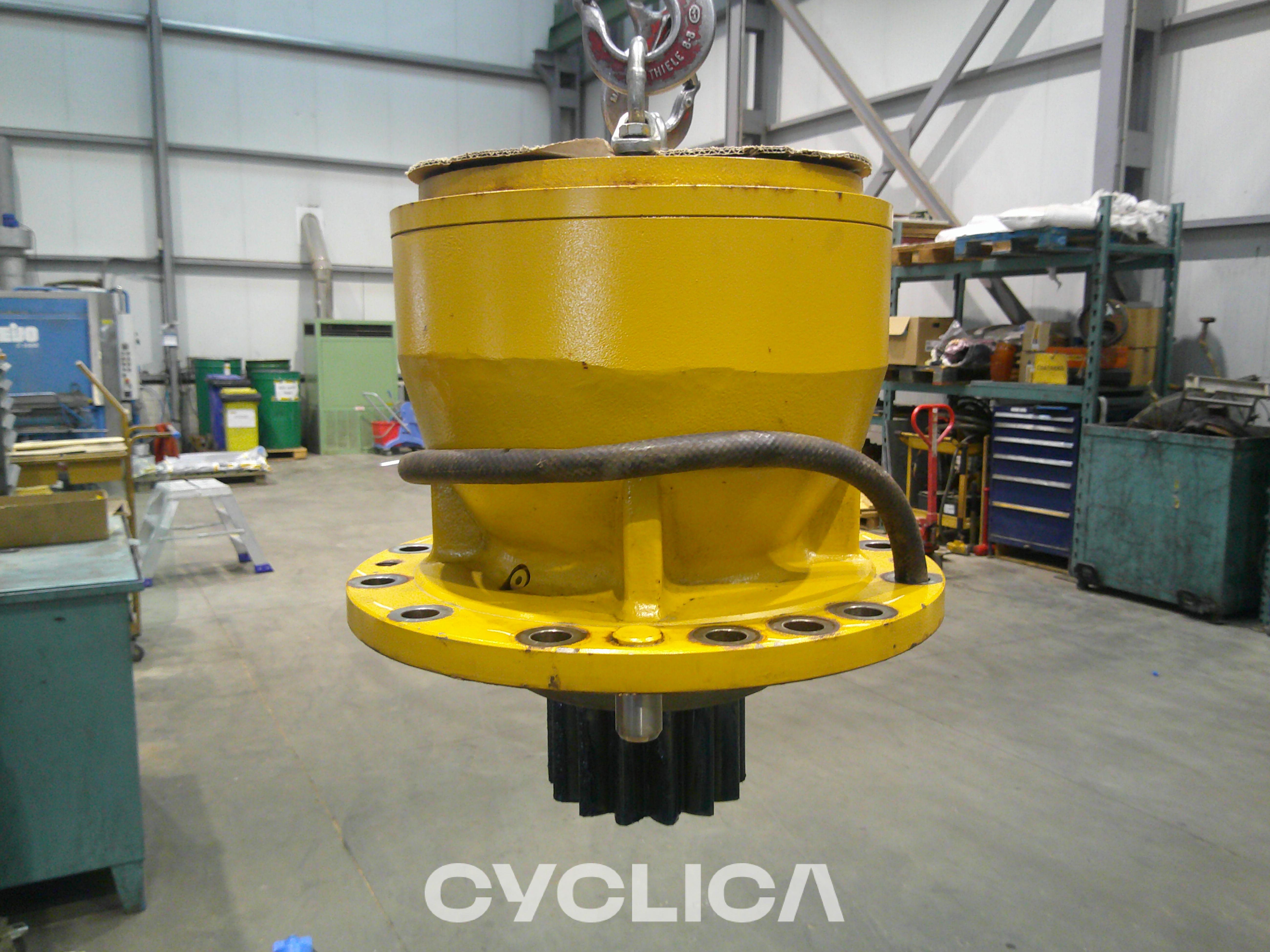 Pogonski sklop 323L 5367292 - 3